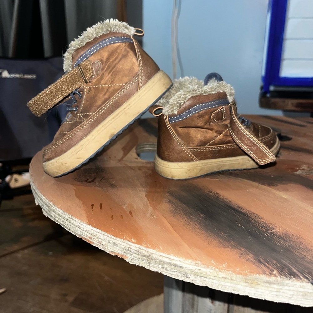 Cozy Brown Kids Boots with Faux Fur Trim